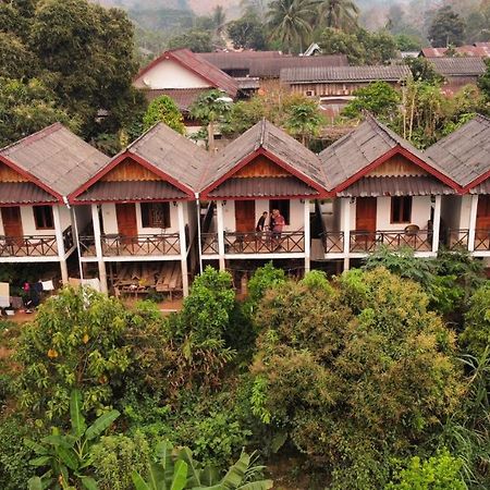 Muang Ngoi Sunset Bungalows & Gh מראה חיצוני תמונה