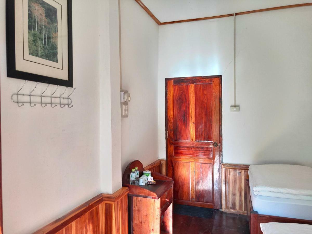 Muang Ngoi Sunset Bungalows & Gh מראה חיצוני תמונה