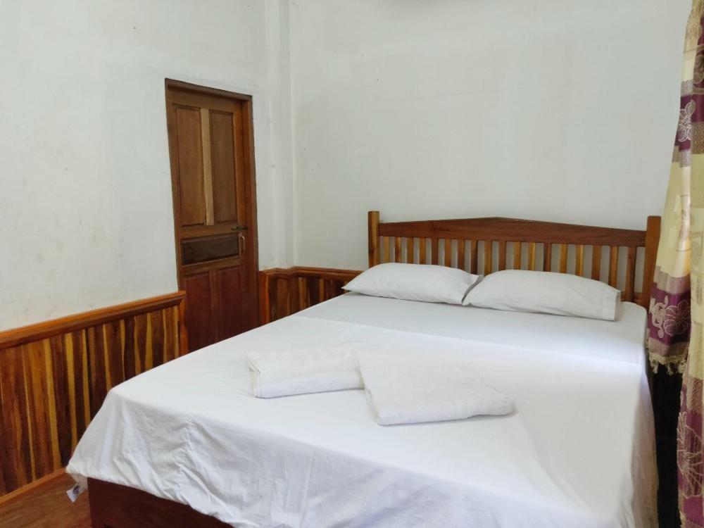 Muang Ngoi Sunset Bungalows & Gh מראה חיצוני תמונה