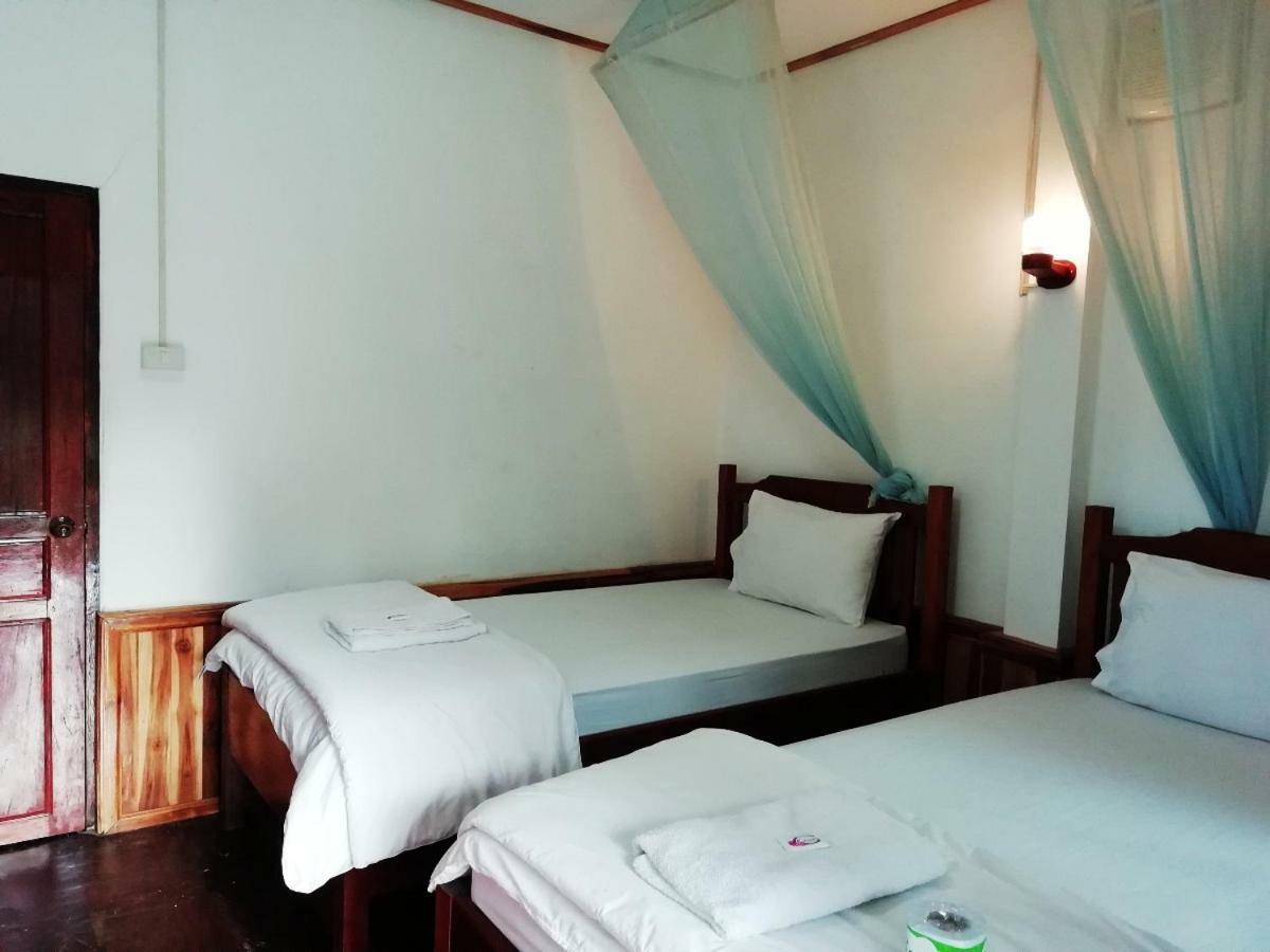Muang Ngoi Sunset Bungalows & Gh מראה חיצוני תמונה